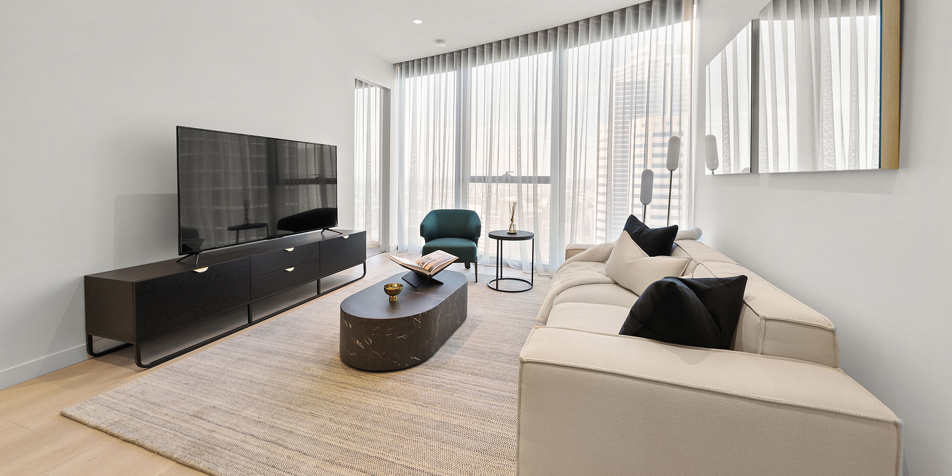 Colliers_Sapphire_Apartments_Spacious_Open_Plan_IMG_9742_1920x960