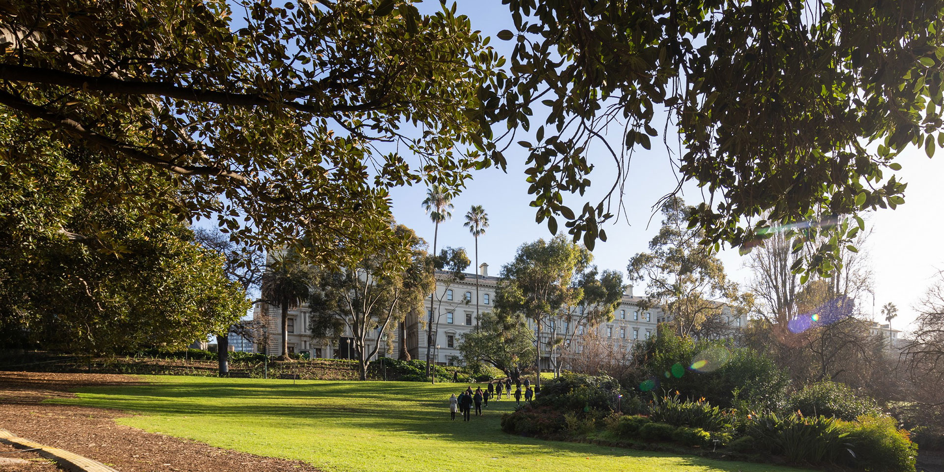 Colliers_Sapphire_Location_Treasury-Garden_3747_1920x960